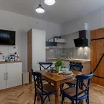 Old Town Escape Apartment *