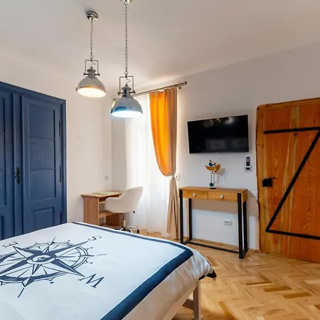 Old Town Escape Apartman *