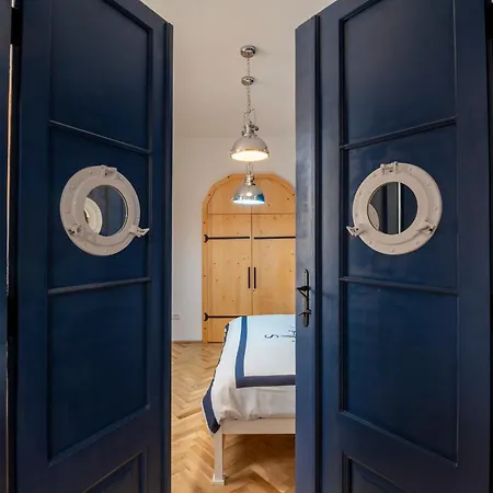 Luxurious In Old Town - Ultra דירה