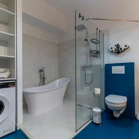 Old Town Escape Apartment *