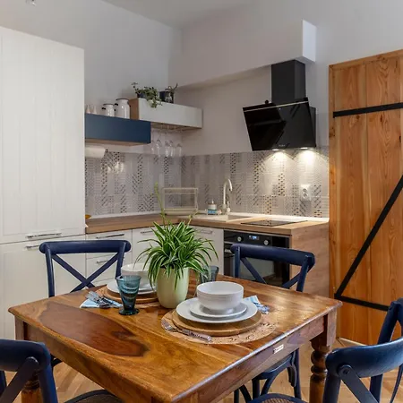 Old Town Escape Apartman Brassó